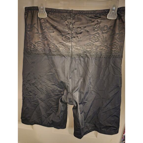 NWT Torrid BLACK Lace MICROFIBER 360° SMOOTHING High Waist Short sz 2X Plus - Picture 4 of 4